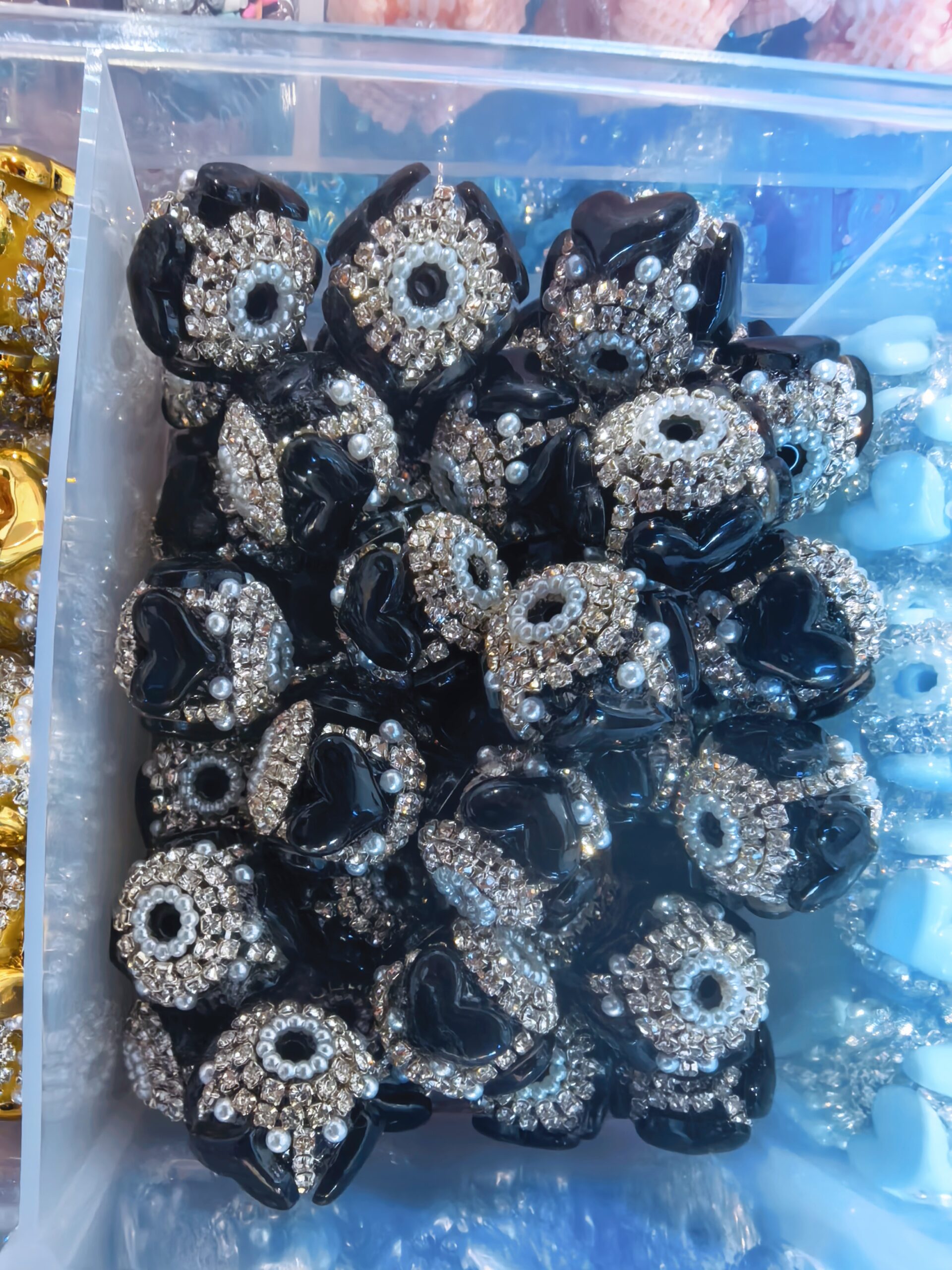 3D Heart Resin Beads - Rhinestone Pearl Wrapped10PCS - Image 3